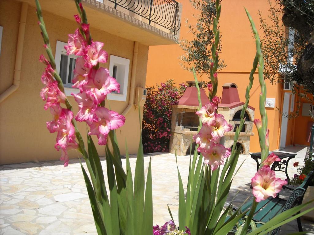 Erietta Studios Svoronata Exterior photo